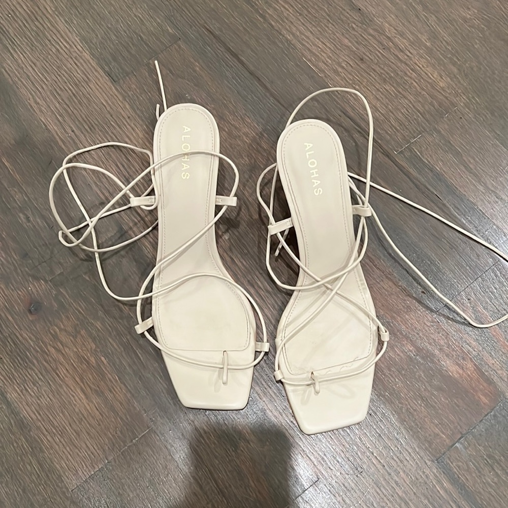 Alohas cream lace up heels